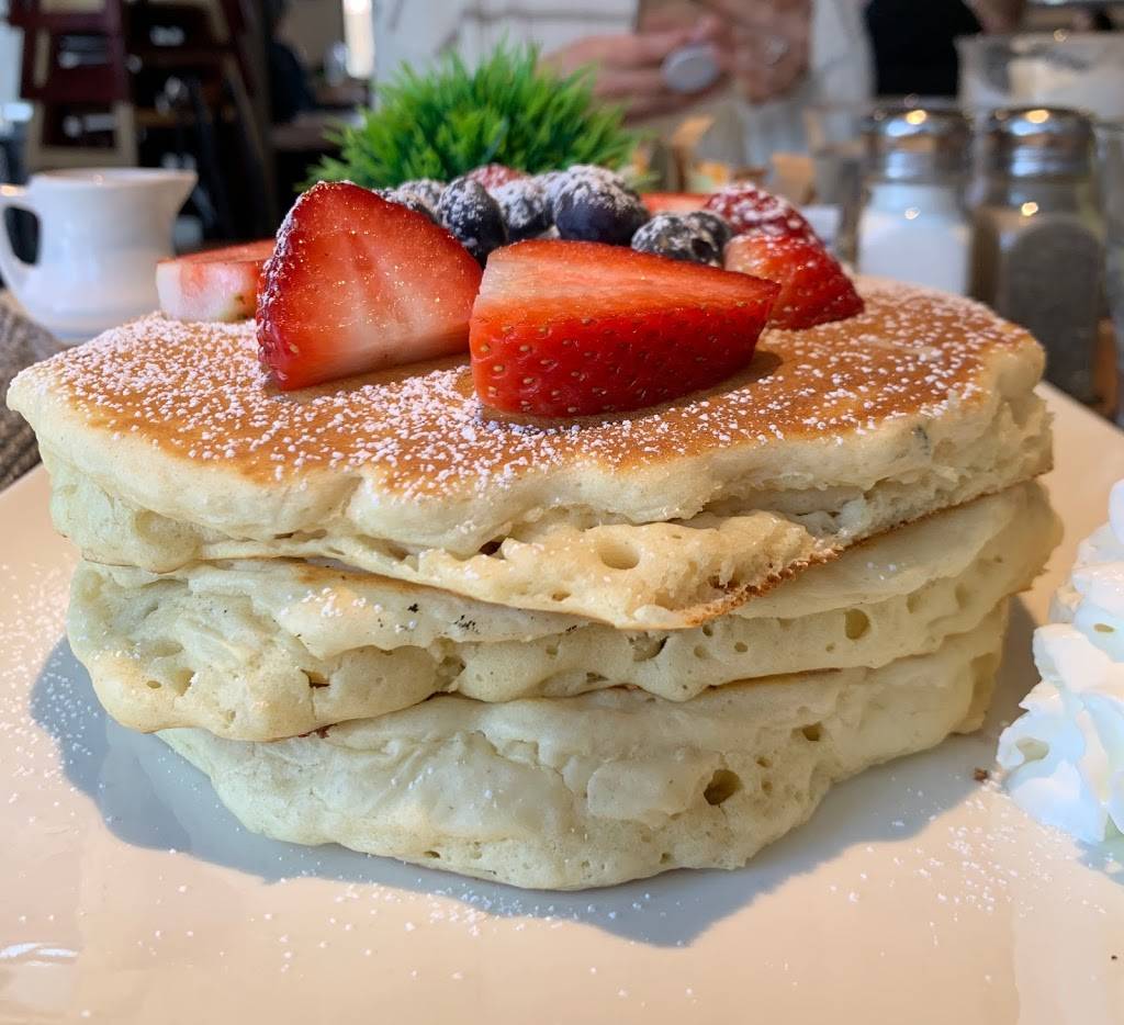 Stray Hen Cafe | restaurant | 105 S York St suite a, Elmhurst, IL 60126, USA | 6303595282 OR +1 630-359-5282