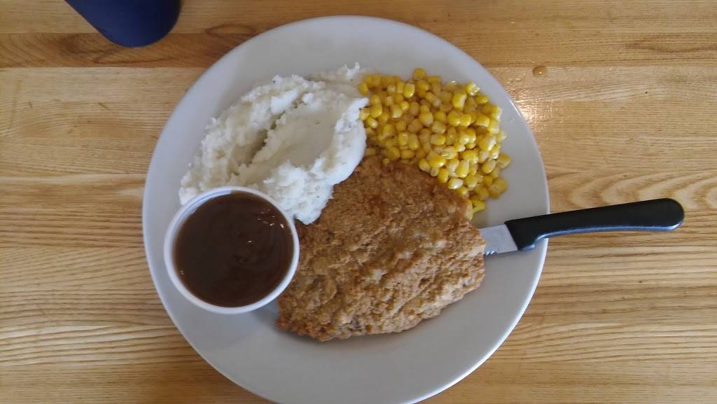 Dog House Restaurant | restaurant | 335 Coggeshall St, New Bedford, MA 02746, USA | 5089969305 OR +1 508-996-9305