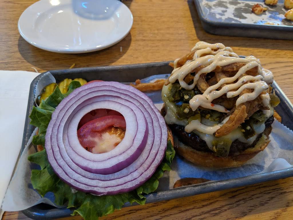 Starrs Bar | restaurant | 315 Wisconsin St N, Hudson, WI 54016, USA | 7153862109 OR +1 715-386-2109