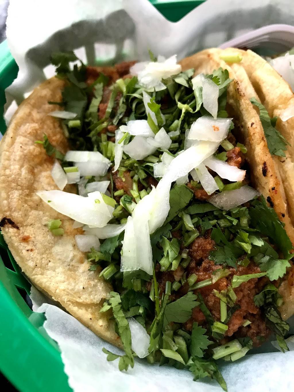 Edgewater Tacos | restaurant | 5624 N Broadway, Chicago, IL 60660, USA | 7739440847 OR +1 773-944-0847