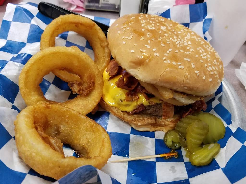 Bedder Bedder and Moore | restaurant | 3501 S Tryon St, Charlotte, NC 28217, USA | 7045270107 OR +1 704-527-0107