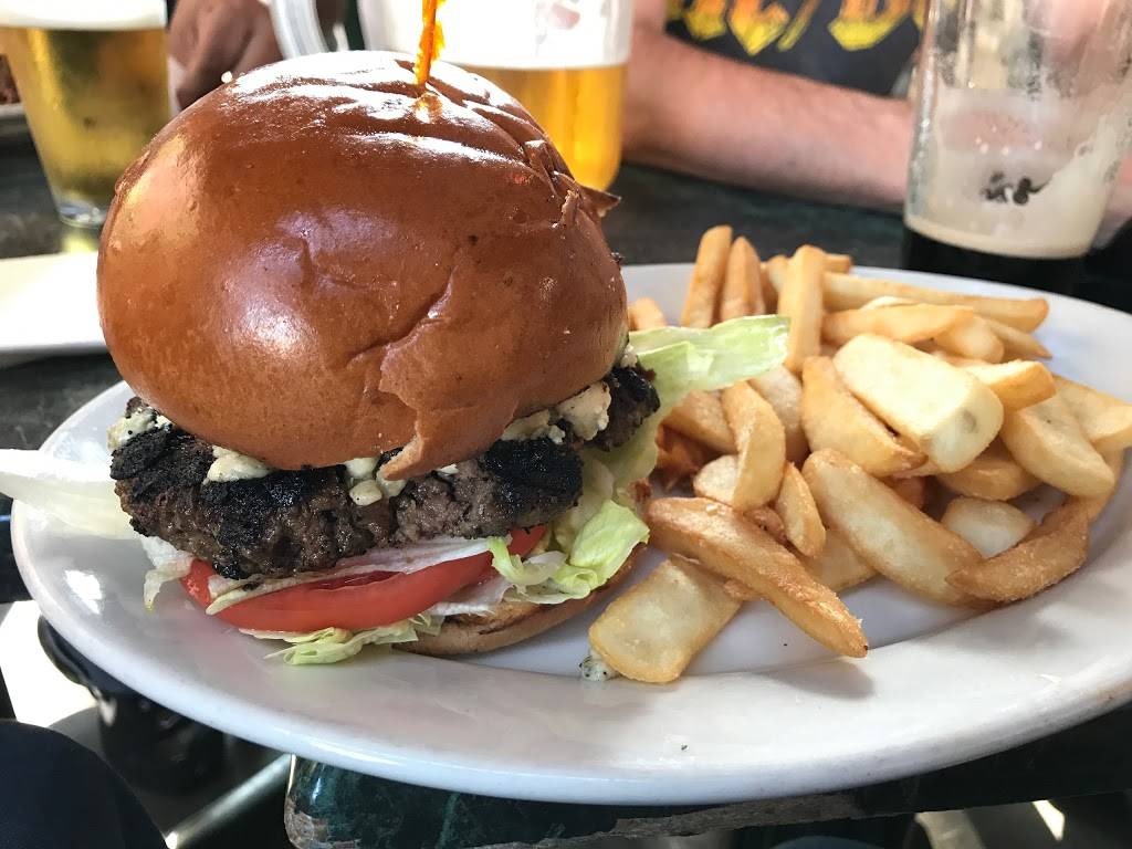 Lucky Baldwins Pub | cafe | 17 S Raymond Ave, Pasadena, CA 91105, USA | 6267950652 OR +1 626-795-0652