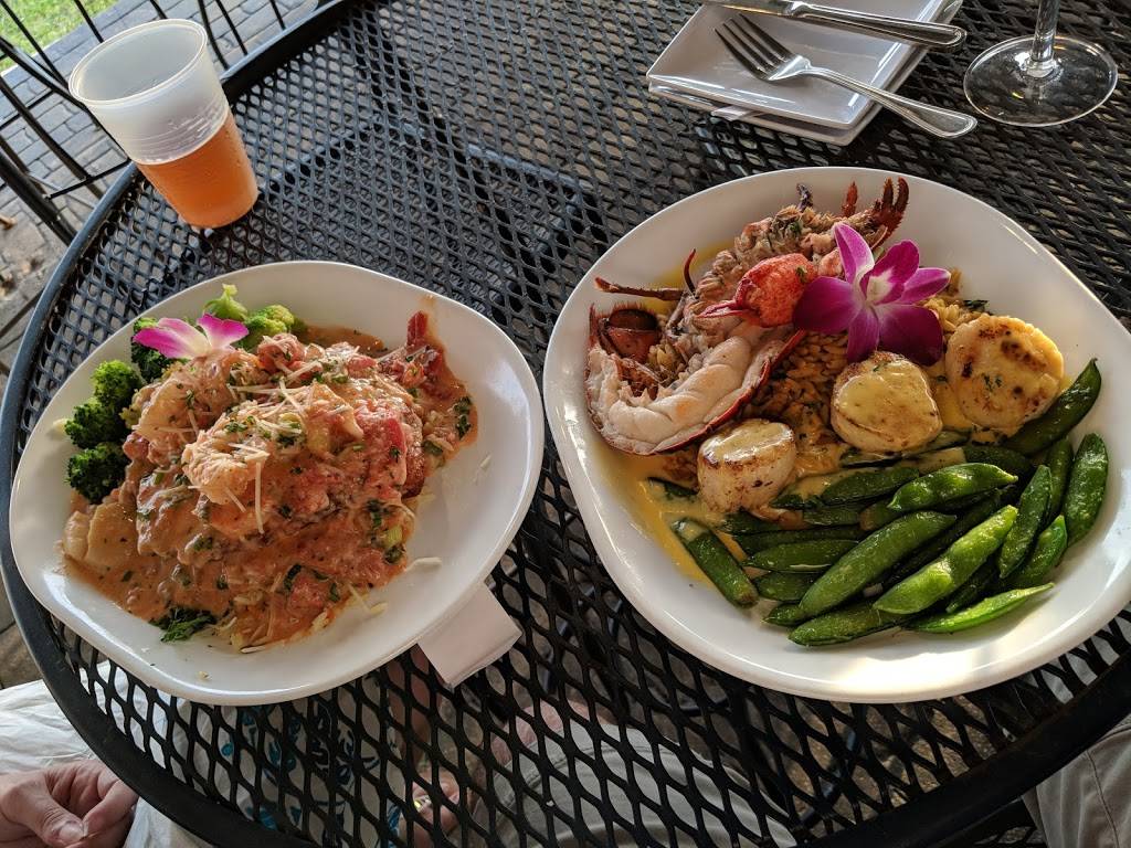 Circles Waterfront Restaurant | restaurant | 1212 Apollo Beach Blvd, Apollo Beach, FL 33572, USA | 8136413275 OR +1 813-641-3275