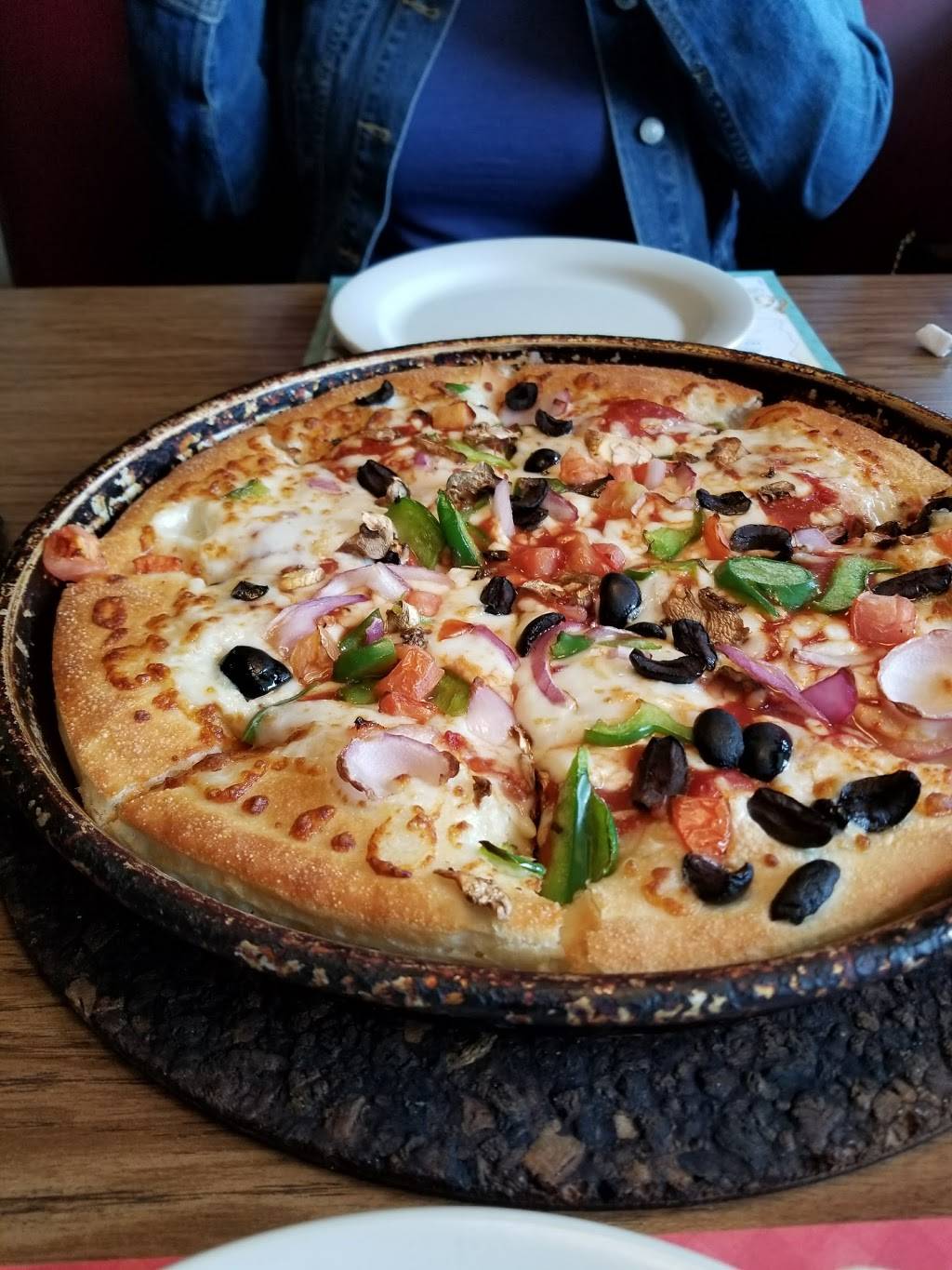 Pizza Hut | restaurant | 4339 U.S. 9, Freehold, NJ 07728, USA | 7327802288 OR +1 732-780-2288