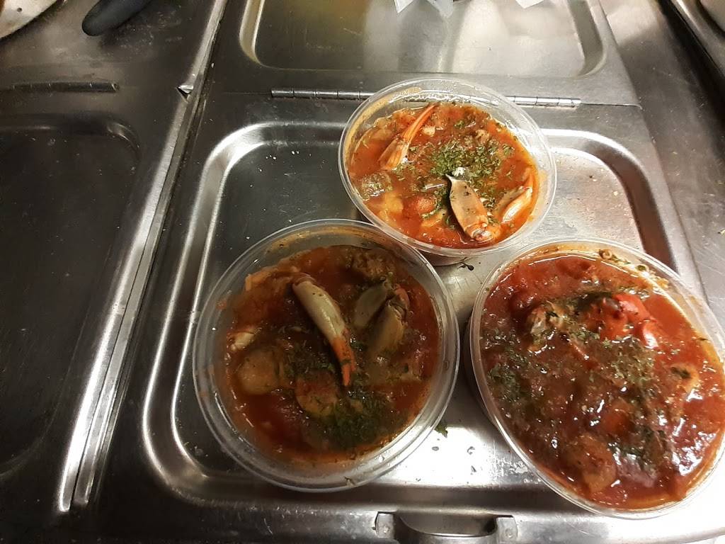 Le truck...tha truck | restaurant | 818 W Allegheny Ave, Philadelphia, PA 19133, USA | 2152284692 OR +1 215-228-4692