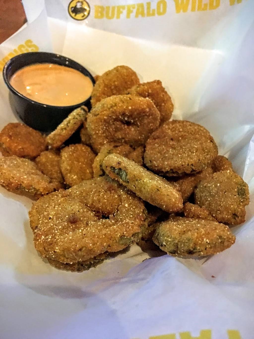 Buffalo Wild Wings | restaurant | 6314 E Pacific Coast Hwy, Long Beach, CA 90803, USA | 5624933458 OR +1 562-493-3458