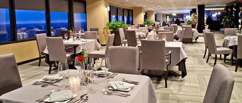 Skyline Club - Southfield | restaurant | 2000 Town Center, Southfield, MI 48075, USA | 2483509898 OR +1 248-350-9898
