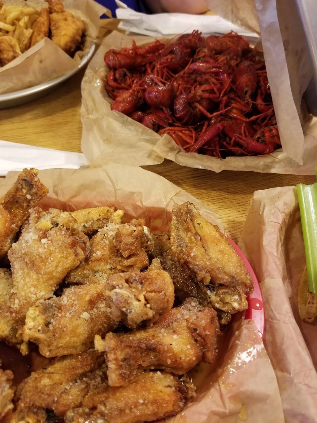 Wings N More | restaurant | 8400 Hwy 6 N, Houston, TX 77095, USA | 2813454433 OR +1 281-345-4433