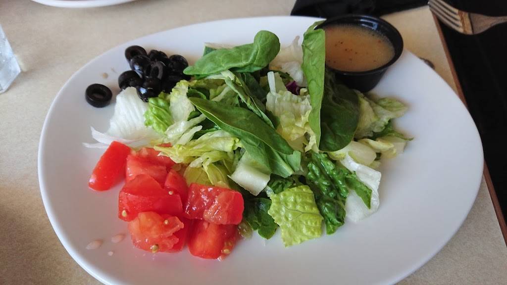 Sals Italian Bistro | restaurant | 125 S Main St, Edinburg, VA 22824, USA | 5409849300 OR +1 540-984-9300