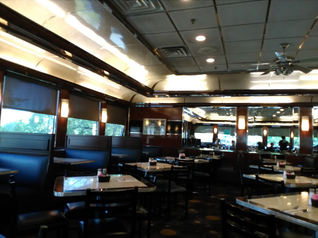 Circle Diner | restaurant | 813 Loudon Rd, Latham, NY 12110, USA | 5187853324 OR +1 518-785-3324