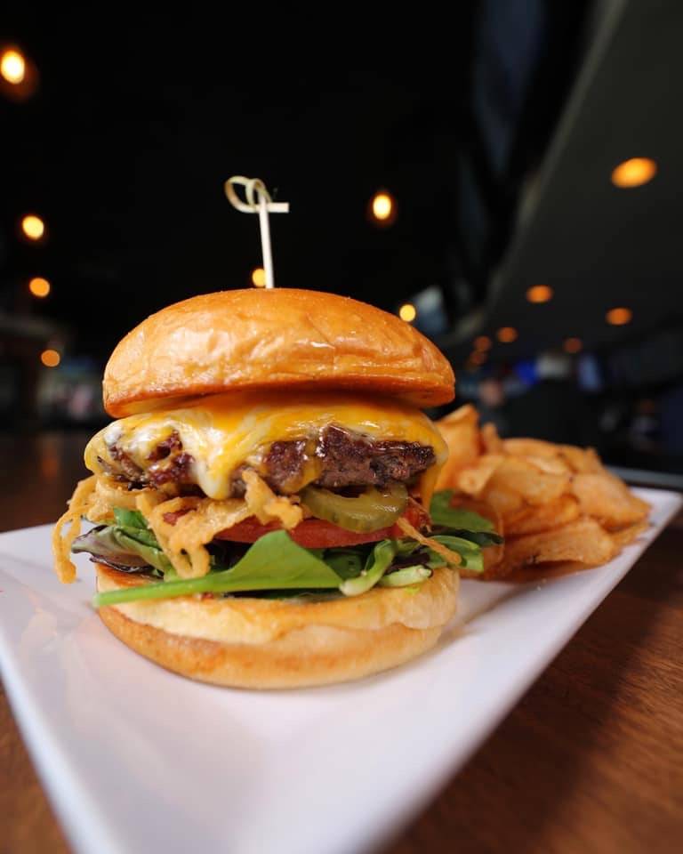 Hennesseys Pub + Kitchen | restaurant | 42012 Hayes Rd, Clinton Twp, MI 48038, USA | 5862860008 OR +1 586-286-0008