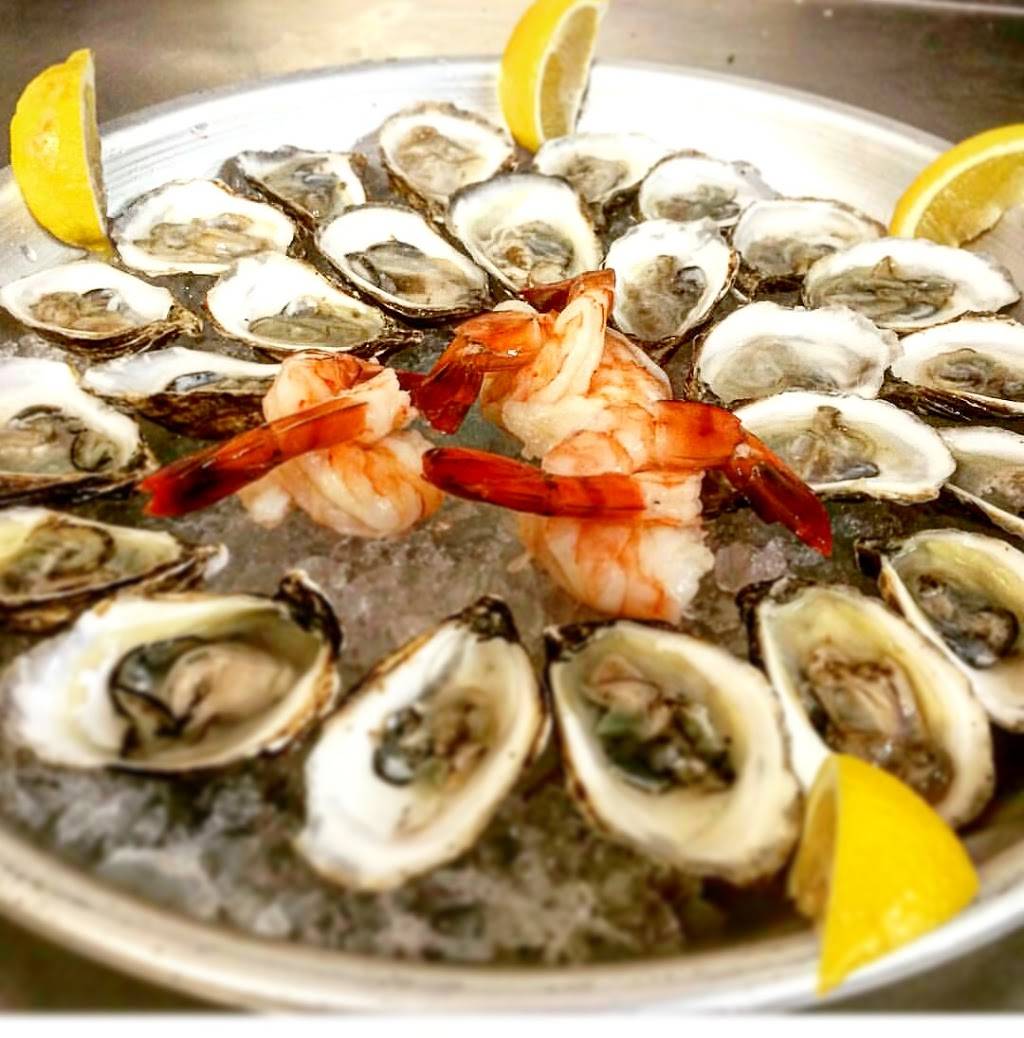 The Savoy Brasserie | restaurant | 334 Richmond Rd, Ottawa, ON K1Z 5C7, Canada | 6136861903 OR +1 613-686-1903