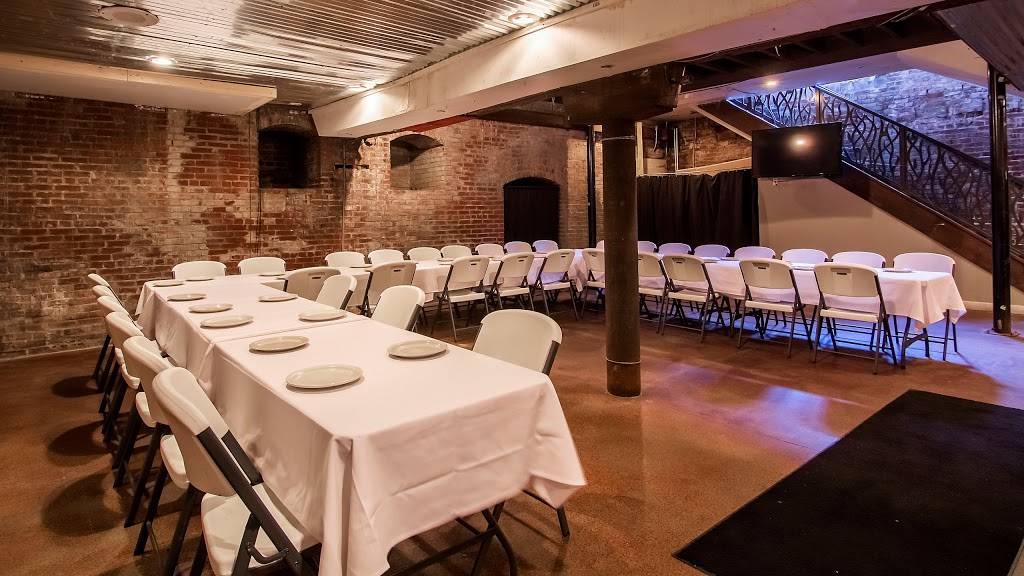 Pearls Oyster House | restaurant | 299 S Main St, Memphis, TN 38103, USA | 9015229070 OR +1 901-522-9070