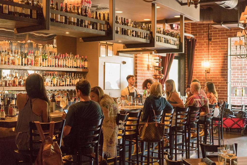 Helen in the Heights | restaurant | 1111 Studewood St #B, Houston, TX 77008, USA | 8325827146 OR +1 832-582-7146