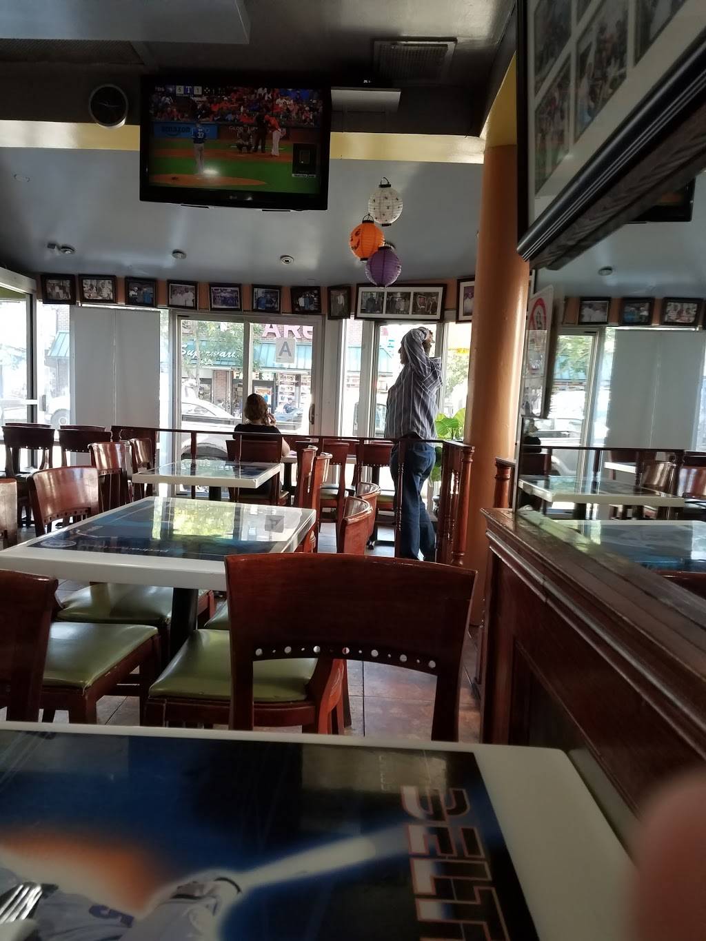 El Nuevo Caridad | restaurant | 1618 St Nicholas Ave, New York, NY 10040, USA | 2127815782 OR +1 212-781-5782