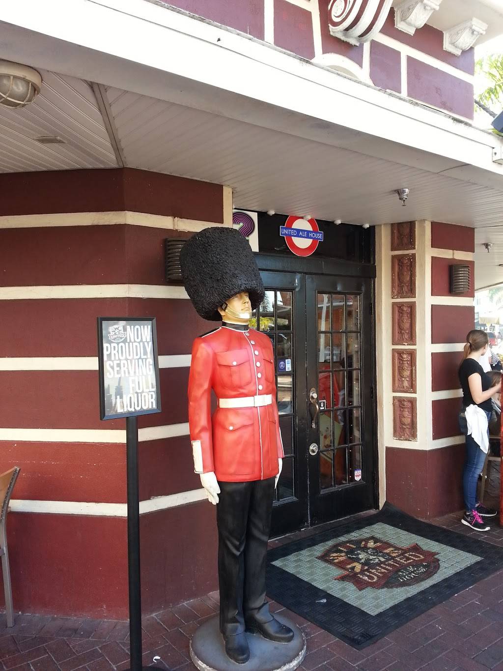 United Ale House | restaurant | 2236 First St, Fort Myers, FL 33901, USA | 2393621831 OR +1 239-362-1831