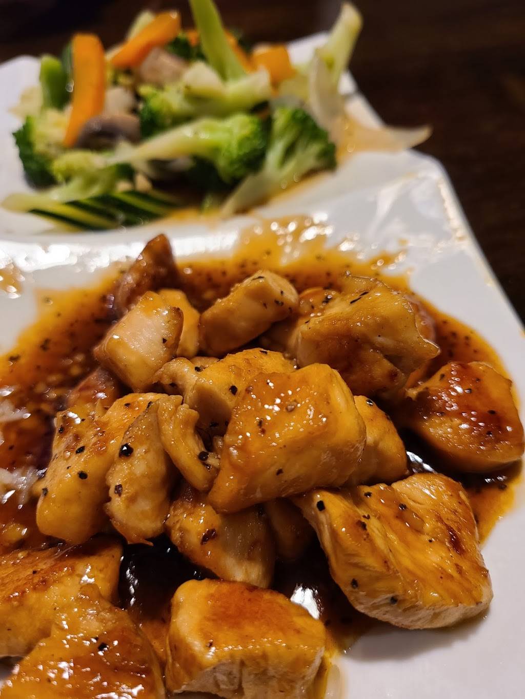 Ginza Asian Bistro | restaurant | 9420 Shelbyville Rd, Louisville, KY 40222, USA | 5027498878 OR +1 502-749-8878