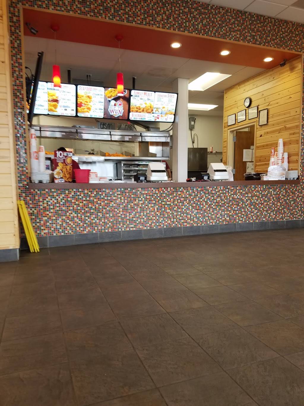 Popeyes Louisiana Kitchen | restaurant | 12218 Leesburg Pike, Herndon, VA 20170, USA | 5712677296 OR +1 571-267-7296