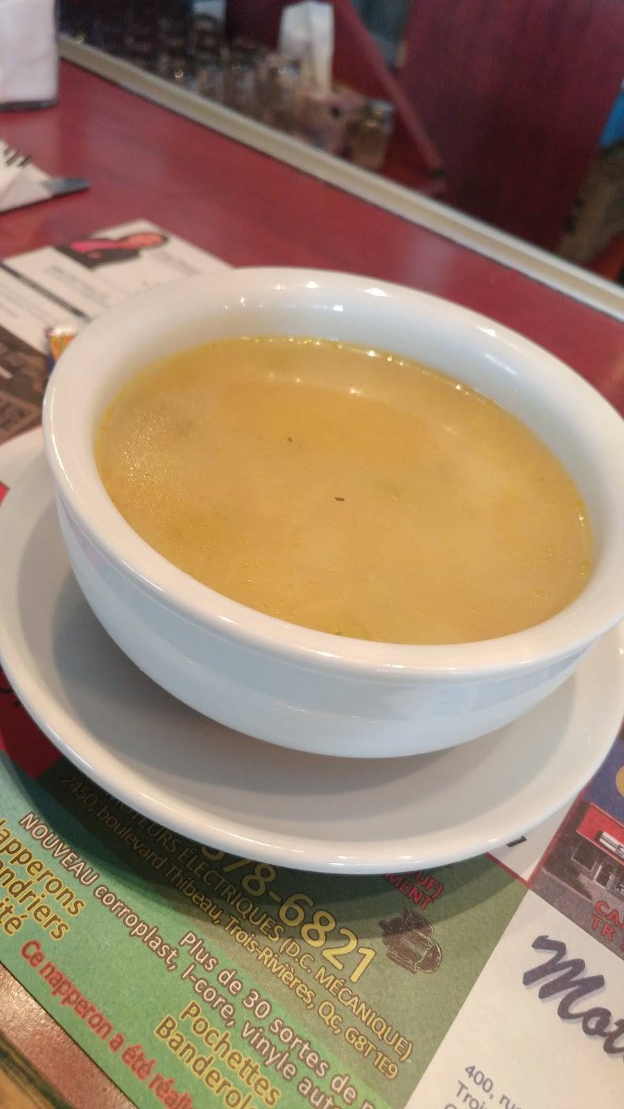 Resto Bar LOfficiel | restaurant | 105 Rue Fusey, Trois-Rivières, QC G8T 2V5, Canada | 8193733056 OR +1 819-373-3056