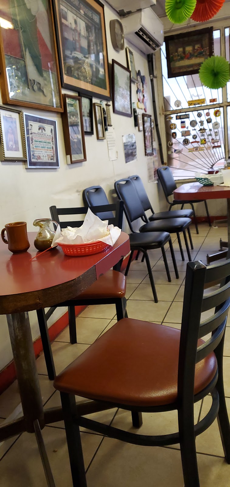 Chalu Burger | restaurant | 3810 E Saunders St, Laredo, TX 78041, USA | 9567124637 OR +1 956-712-4637