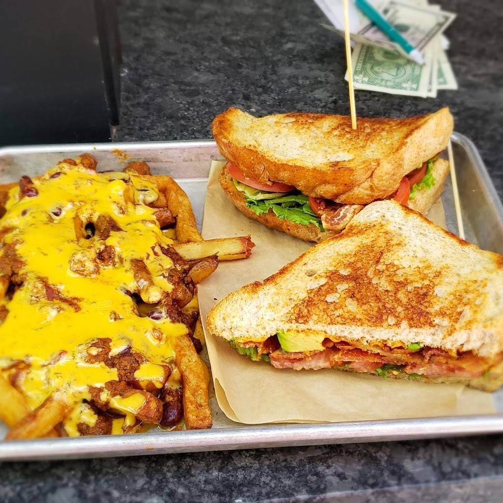 Burger Burger | restaurant | 209 E Main St, Fredericksburg, TX 78624, USA | 8309975226 OR +1 830-997-5226