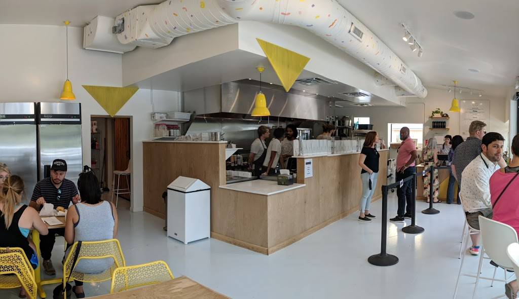 Bird Bird Biscuit | restaurant | 2701 Manor Rd, Austin, TX 78722, USA | 5127614922 OR +1 512-761-4922