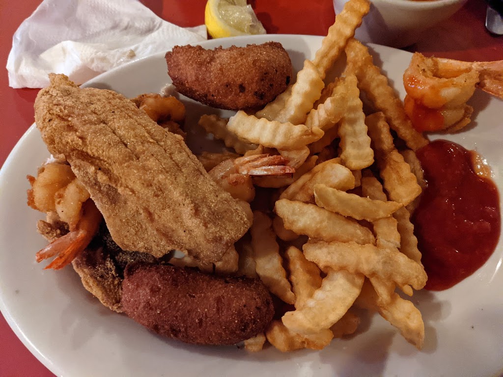 Gators Seafood Restaurant | restaurant | 4030 Farrington Rd, Milton, FL 32583, USA | 8506232661 OR +1 850-623-2661