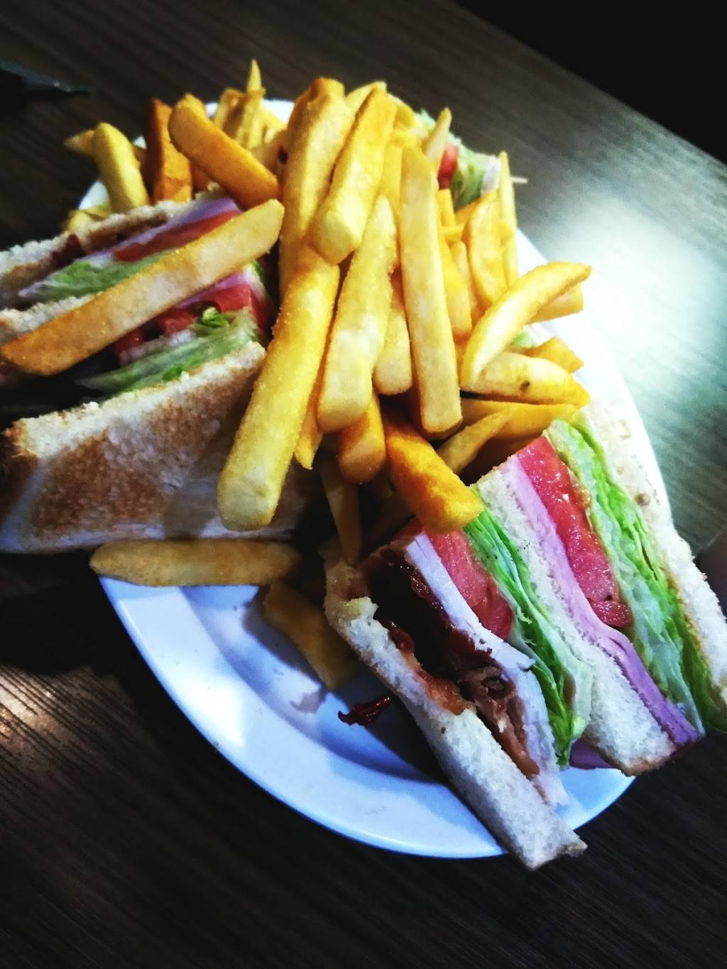 Charlies Best Burgers | restaurant | 140 S Grand Ave, Santa Ana, CA 92701, USA | 7148369300 OR +1 714-836-9300