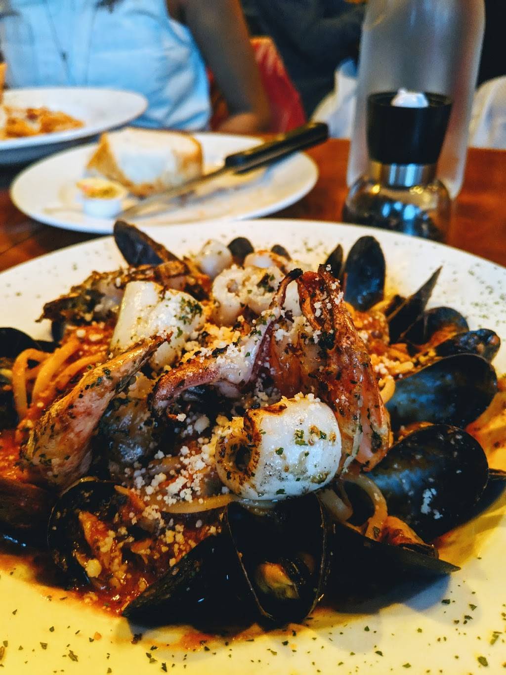 Pauls Spaghetti | restaurant | 488 Cosburn Ave, East York, ON M4J 2N5, Canada | 4164224362 OR +1 416-422-4362