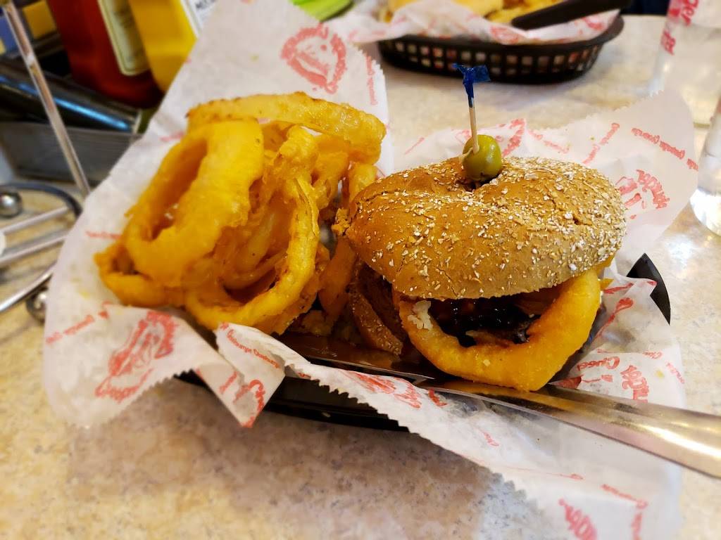 Cheeburger Cheeburger | restaurant | 2130 NJ-35, Holmdel, NJ 07733, USA | 7326715330 OR +1 732-671-5330