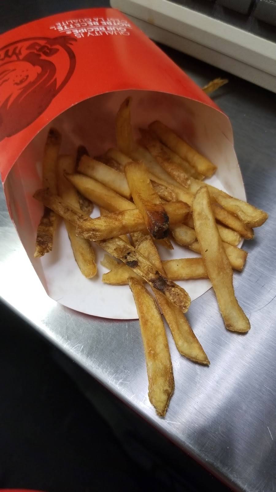 Wendys | restaurant | 2400 Dundas St W, Mississauga, ON L5K 2R8, Canada | 9058558953 OR +1 905-855-8953