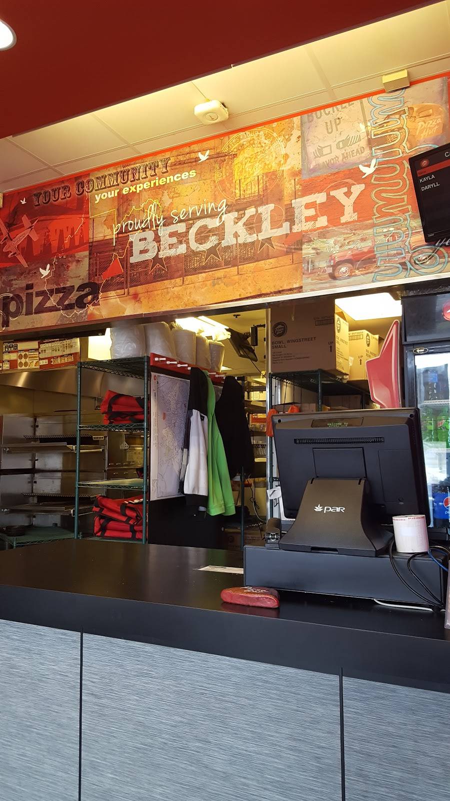 Pizza Hut | meal takeaway | 1034 N Eisenhower Dr, Beckley, WV 25801, USA | 3042526821 OR +1 304-252-6821