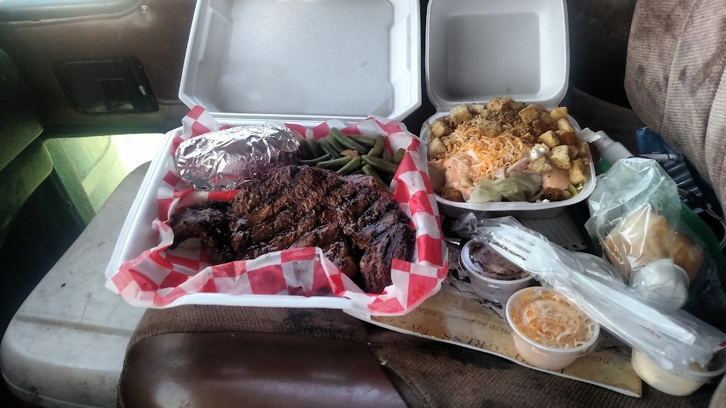 Fence Post Supper Club & Catering | restaurant | 700 E 14th St, Harper, KS 67058, USA | 6208962204 OR +1 620-896-2204