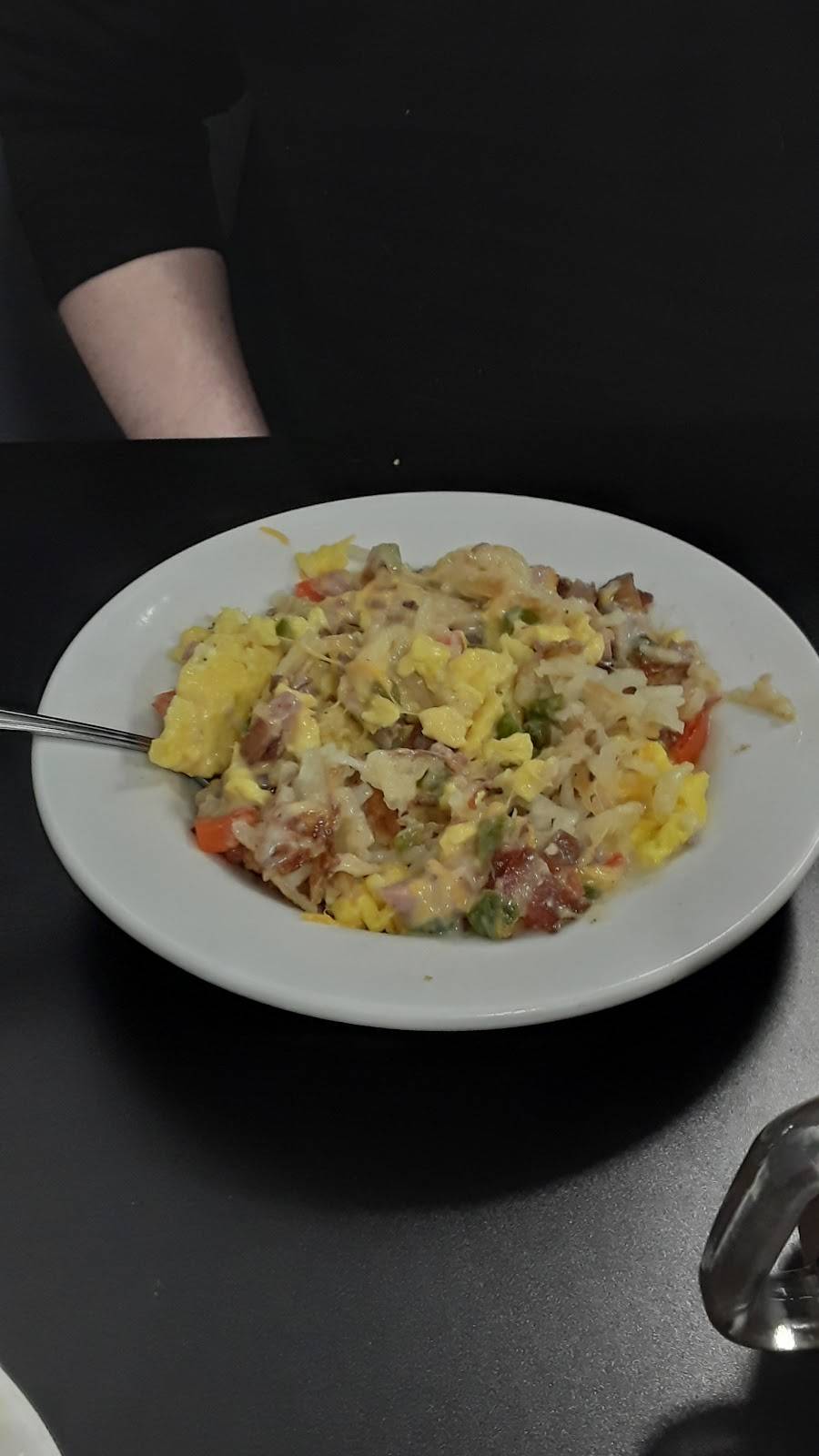 The Local Eatery | restaurant | 38 N Howell St, Hillsdale, MI 49242, USA | 5176105650 OR +1 517-610-5650