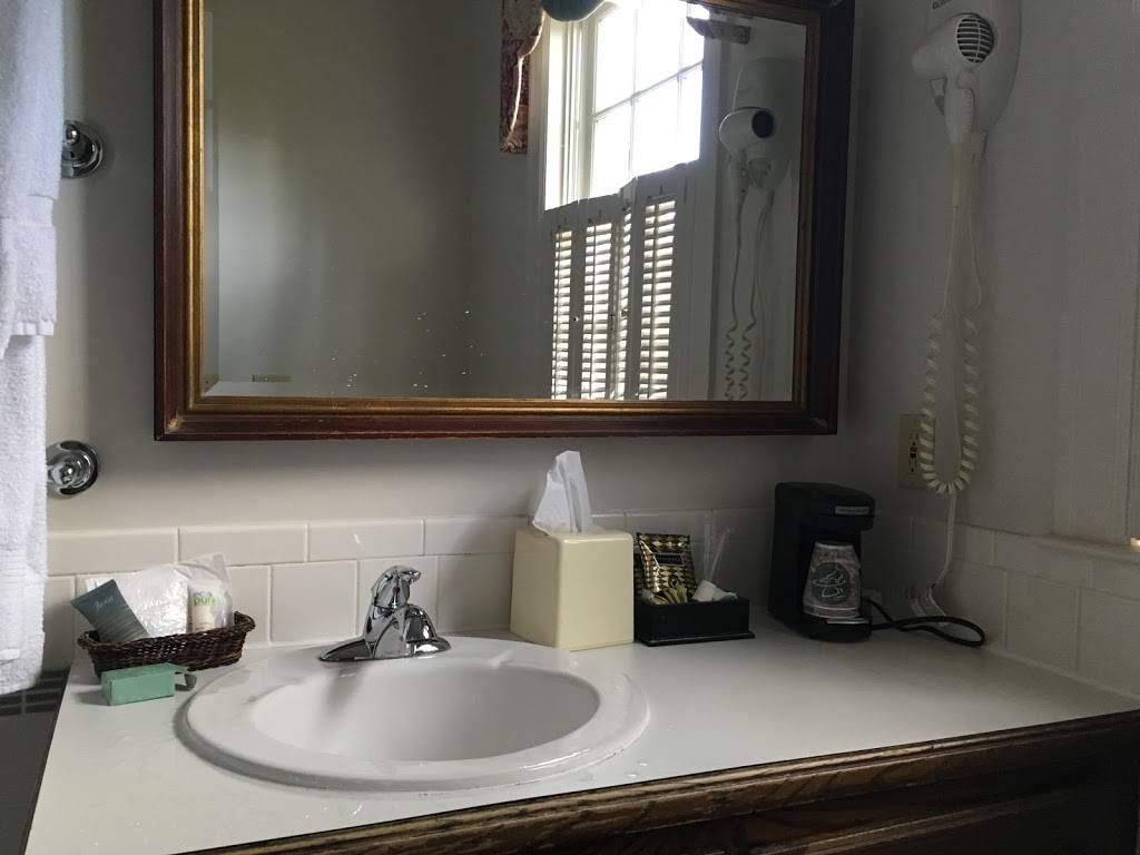 Beaumont Inn | restaurant | 638 Beaumont Inn Dr, Harrodsburg, KY 40330, USA | 8597343381 OR +1 859-734-3381