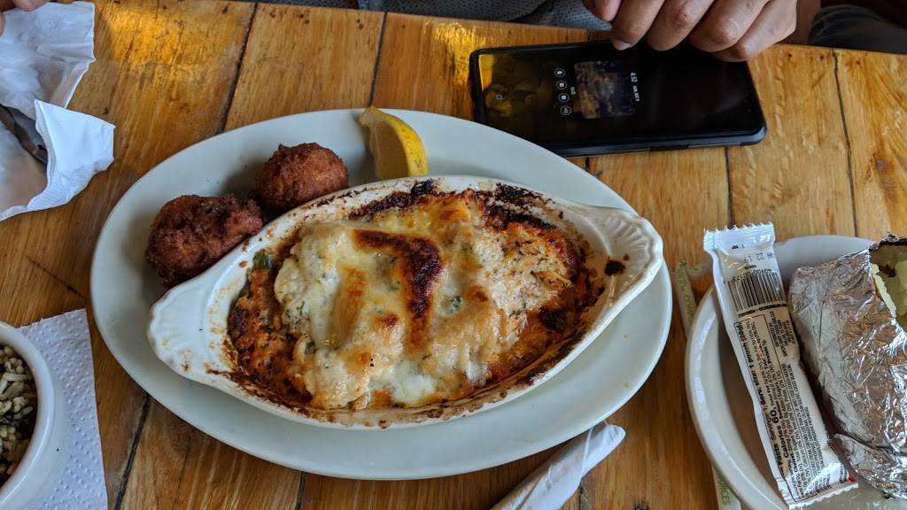 Three Fishermen Seafood Restaurant | night club | 13021 N Cleveland Ave, North Fort Myers, FL 33903, USA | 2395998568 OR +1 239-599-8568