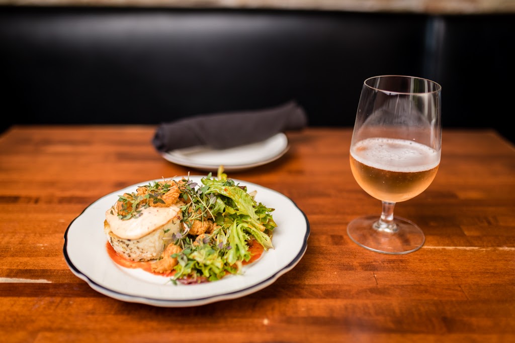 Moonshine Grill | restaurant | 303 Red River St, Austin, TX 78701, USA | 5122369599 OR +1 512-236-9599