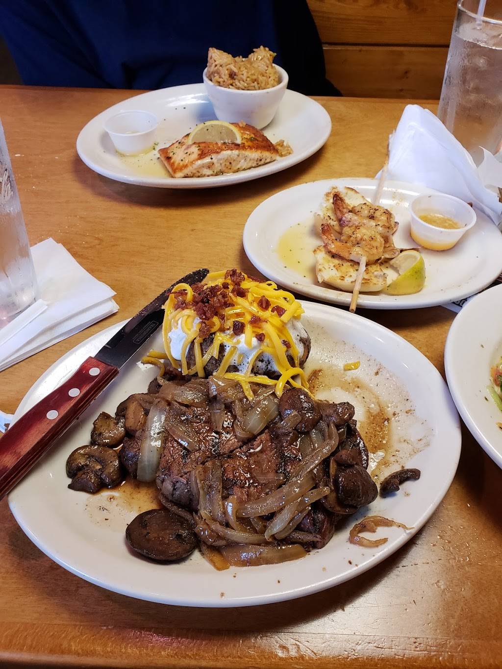 Texas Roadhouse | restaurant | 2602 Conduit Rd, Colonial Heights, VA 23834, USA | 8045204933 OR +1 804-520-4933