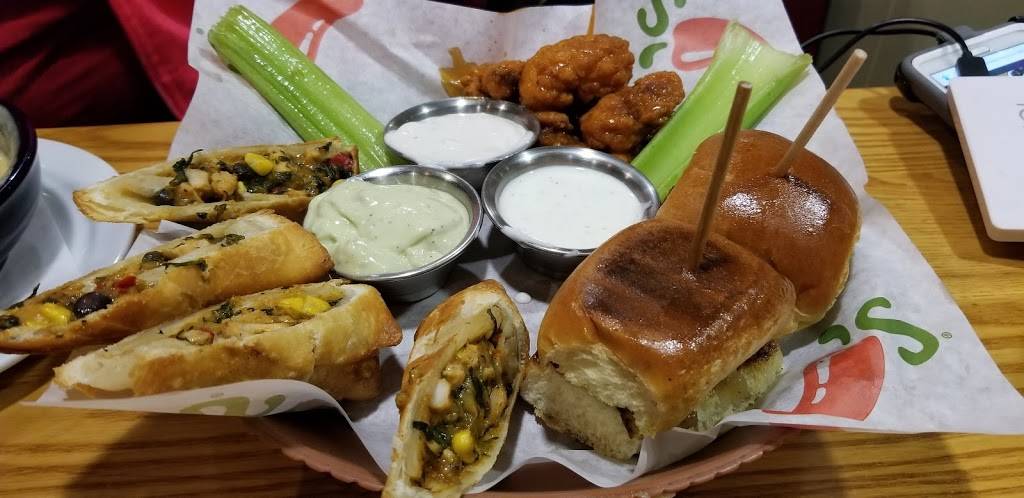 Chilis Grill & Bar | restaurant | 623 W Oglethorpe Hwy, Hinesville, GA 31313, USA | 9124084800 OR +1 912-408-4800