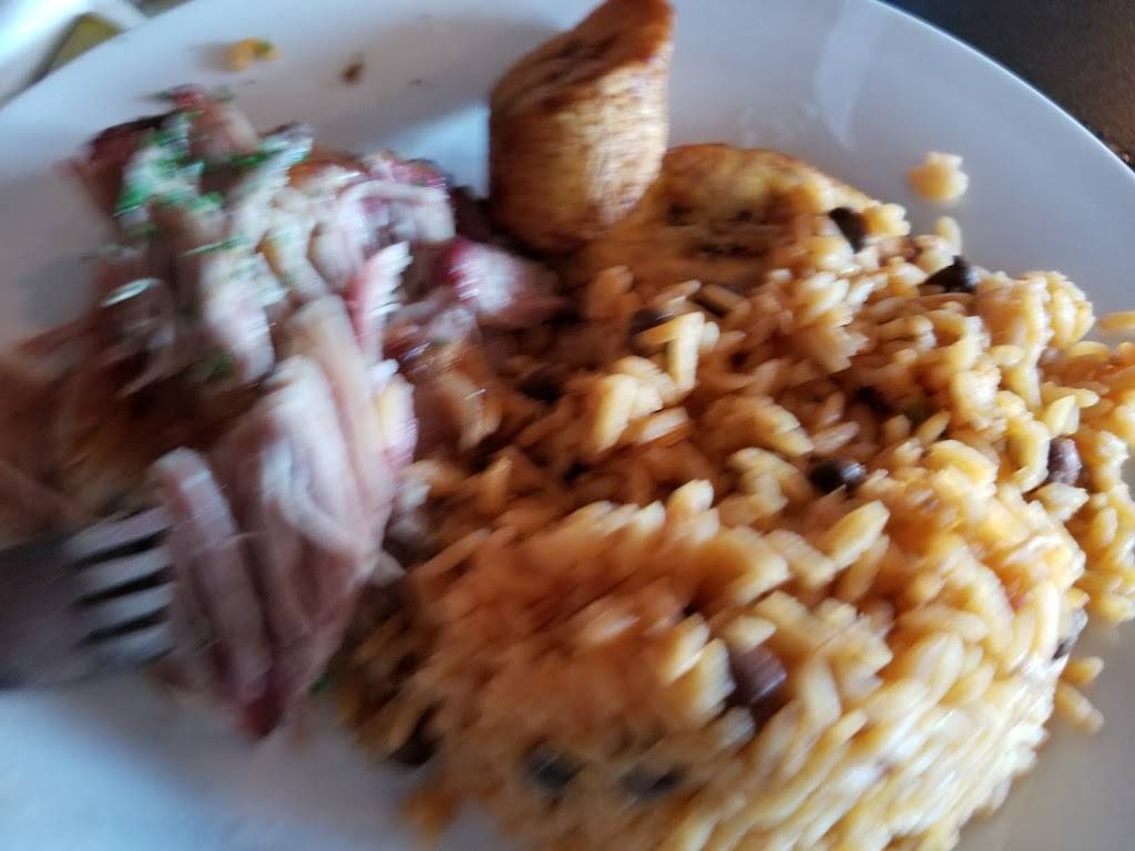 Luna Rosa Puerto Rican Grill y Tapas | restaurant | 2603 SE Military Dr #106, San Antonio, TX 78223, USA | 2103143111 OR +1 210-314-3111