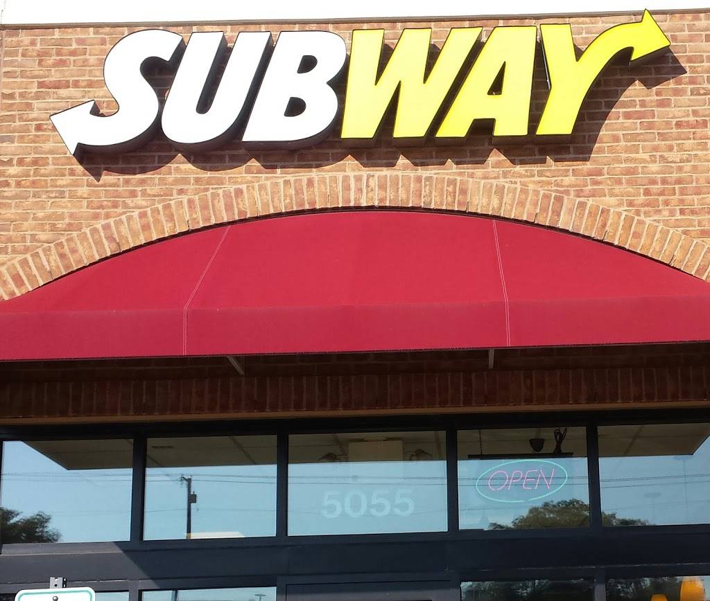 Subway Restaurants | restaurant | 5055 N High St #1-06, Columbus, OH 43214, USA | 6148467827 OR +1 614-846-7827