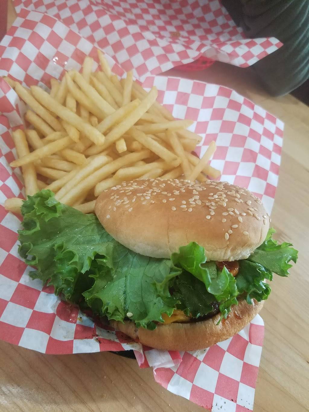 Burger Hut | restaurant | 3211 Cohasset Rd, Chico, CA 95973, USA | 5303424555 OR +1 530-342-4555