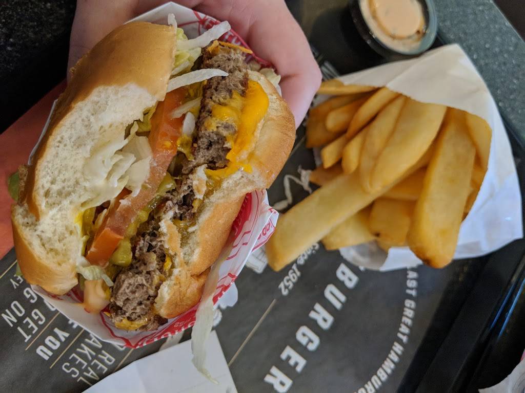 Fatburger | restaurant | 14221 E Cedar Ave unit a, Aurora, CO 80012, USA | 3033636996 OR +1 303-363-6996