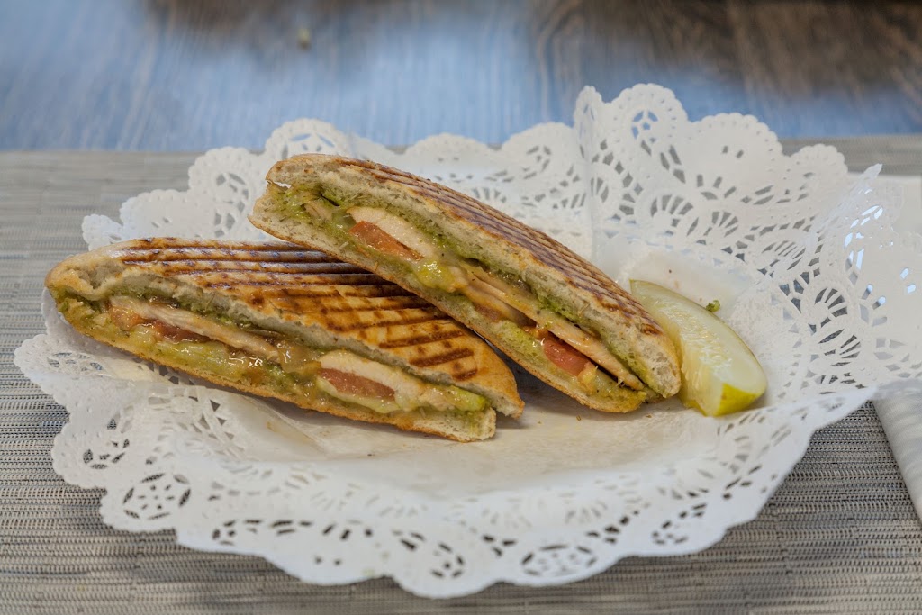 Colettes Cafe | cafe | 6411 Ivy Ln, Greenbelt, MD 20770, USA | 3014742042 OR +1 301-474-2042