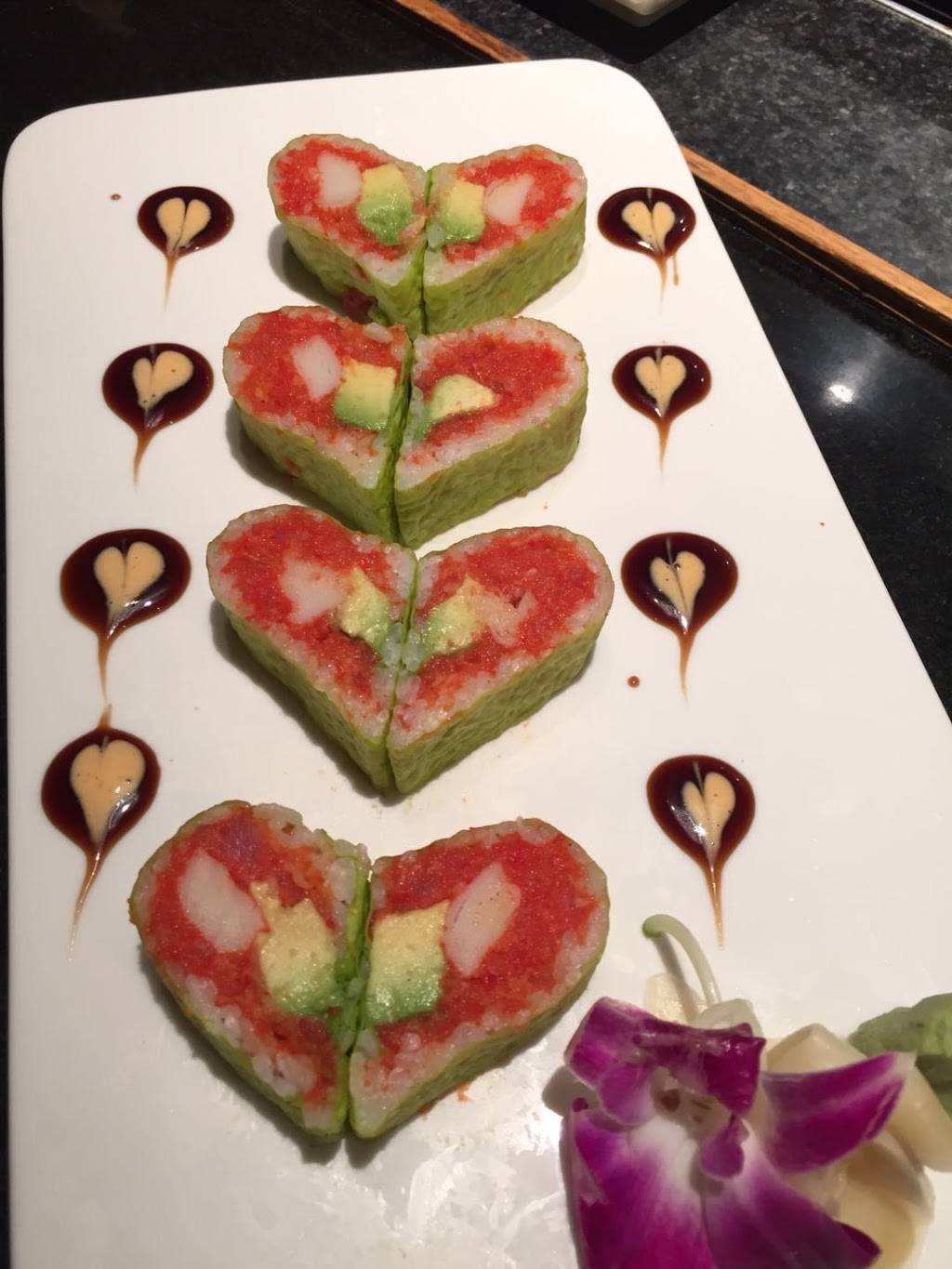 Fuji Sushi & Japanese restaurant | restaurant | 238, W56, New York, NY 10019, USA | 2125869888 OR +1 212-586-9888