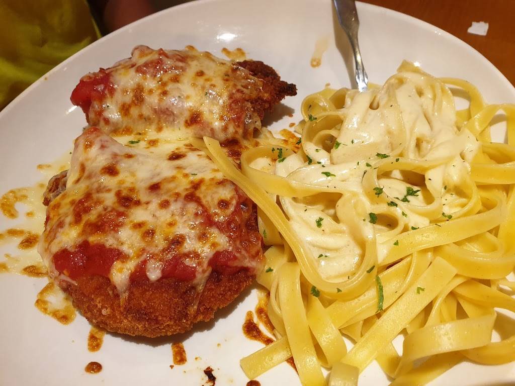 Olive Garden Italian Restaurant | meal takeaway | 24221 Southwest Fwy, Rosenberg, TX 77471, USA | 2812327877 OR +1 281-232-7877