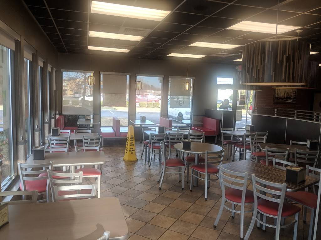 Hardees | restaurant | 5859 E Virginia Beach Blvd, Norfolk, VA 23502, USA | 7574611628 OR +1 757-461-1628