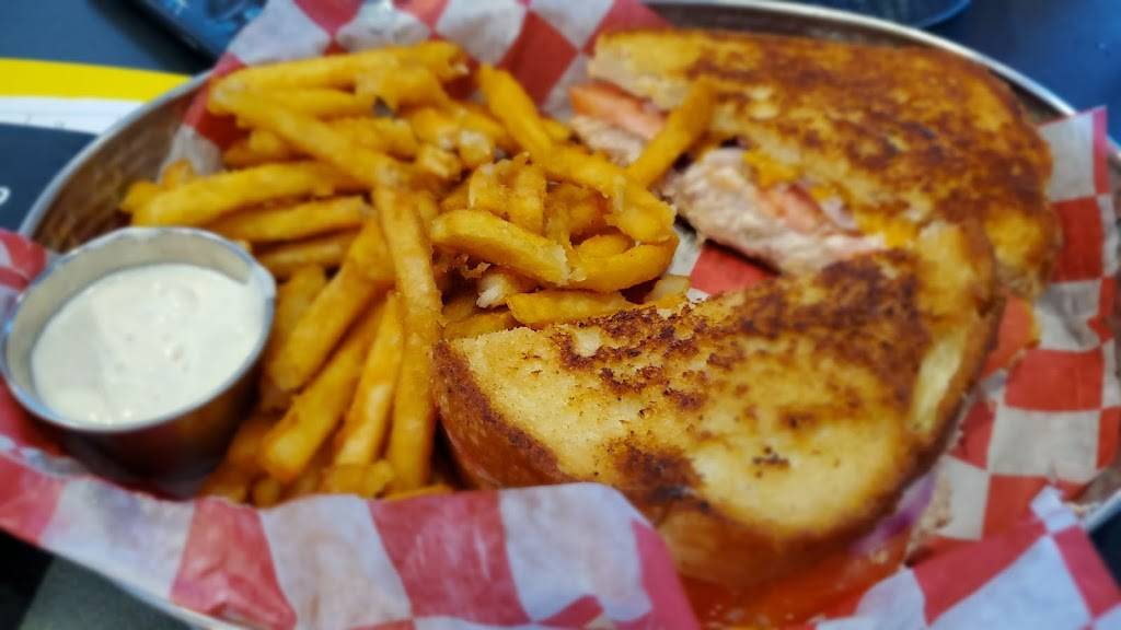 Jimmys Family Restaurant | restaurant | 10 S Main St, Jamestown, NY 14701, USA | 7164835686 OR +1 716-483-5686