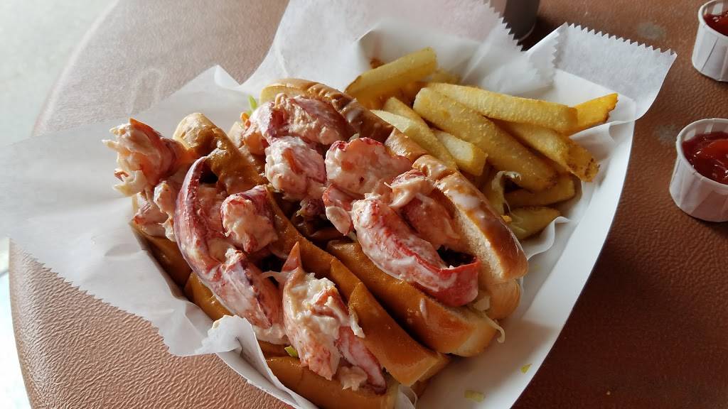 Eastons Beach Snack Bar | meal takeaway | 175 Memorial Blvd, Newport, RI 02840, USA | 4018551910 OR +1 401-855-1910