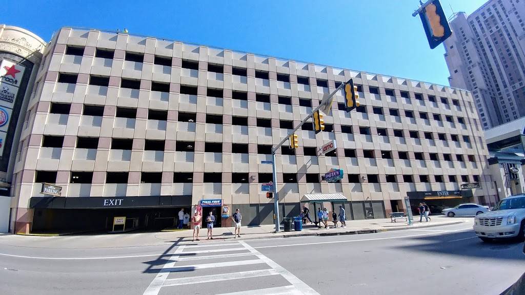 Rivercenter Comedy Club | restaurant | 618 I-410, San Antonio, TX 78216, USA | 2105418805 OR +1 210-541-8805